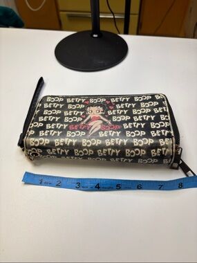 Betty Boop Black Wallet with Pink Accent Character